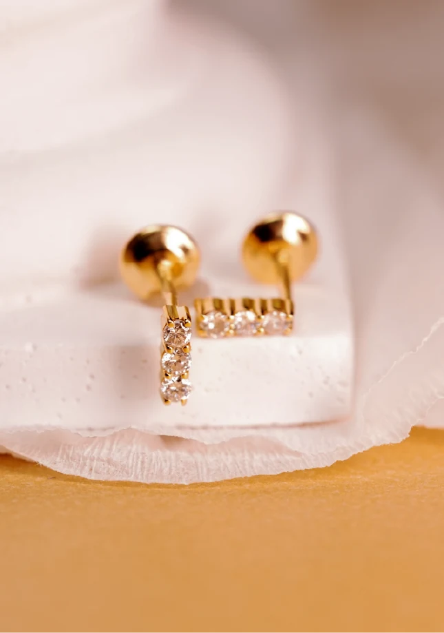 Aretes de oro con esmeralda y diamantes